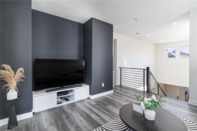 Building Photo - 10967 White Alder Pl