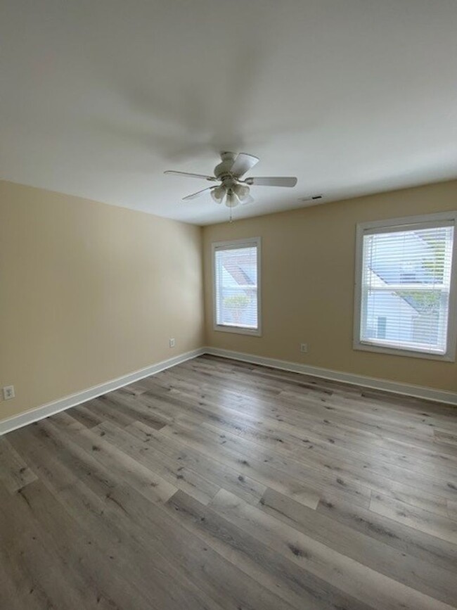 Building Photo - NORTHCHASE 3BR/2.5BA FREESTANDING TOWNHOME...