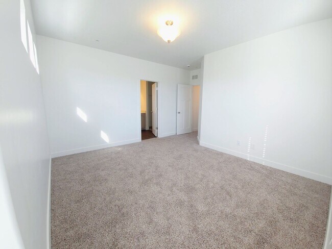 Building Photo - Breathtaking Salt Lake Valley Views | Herriman, UT