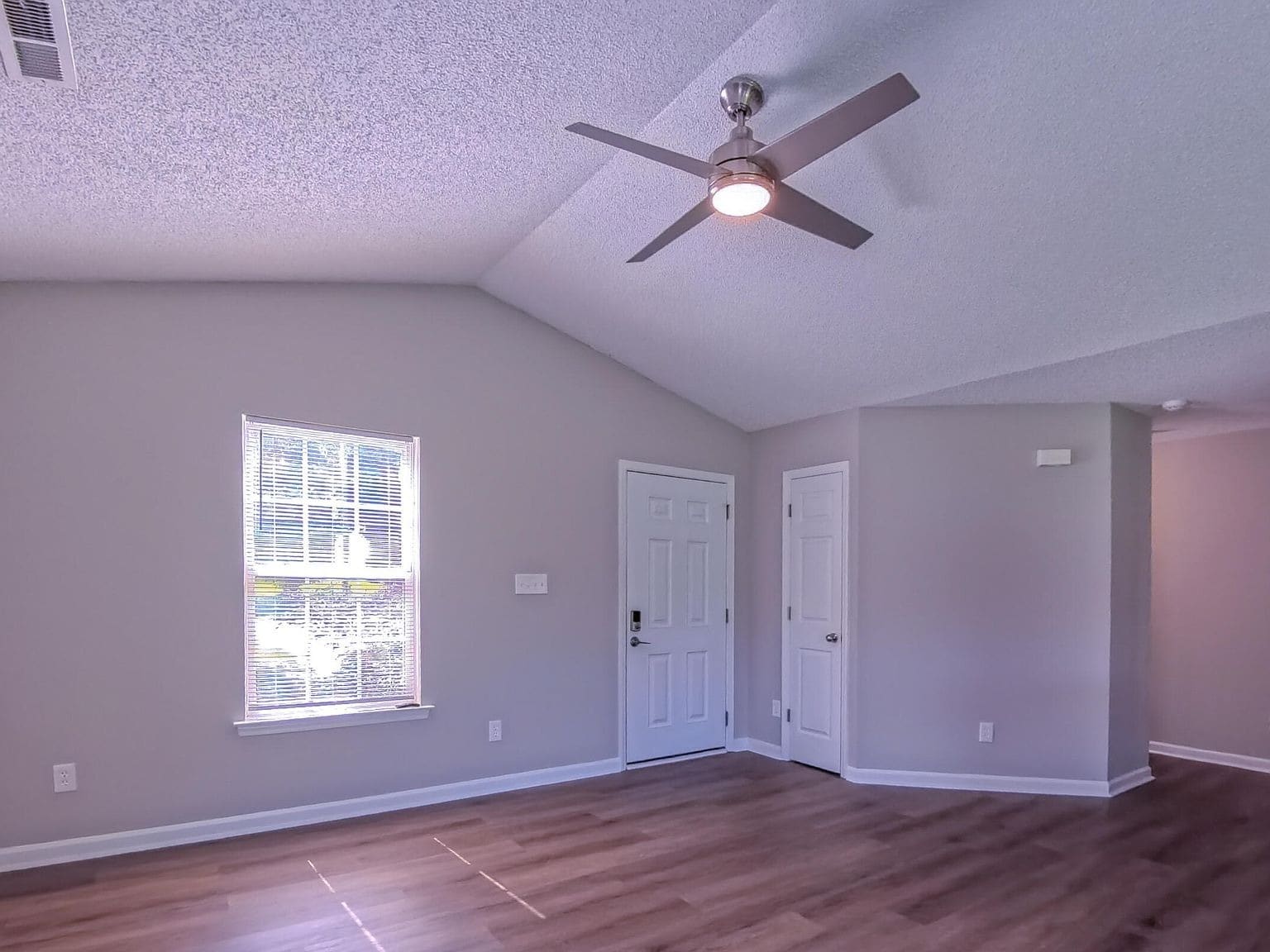 Building Photo - 4928 Silverdene St