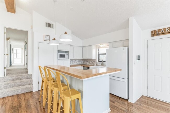 Building Photo - 22518 Felicia Dr