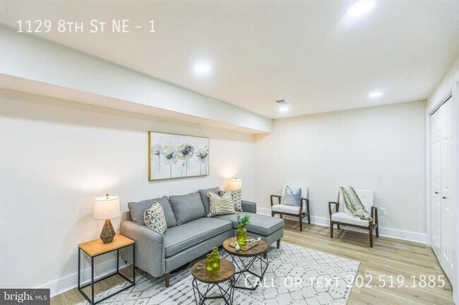 Building Photo - 1129 8th St NE