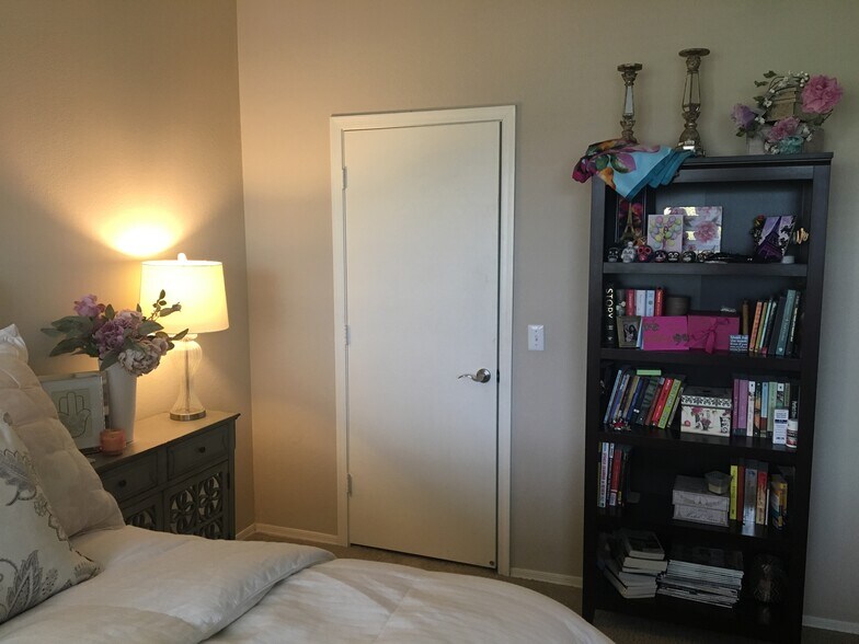 Building Photo - 3302 N 7th St