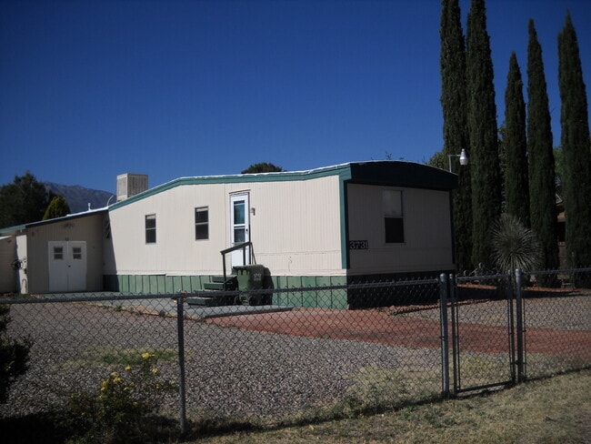 Primary Photo - Cute trailer in Golden Acres