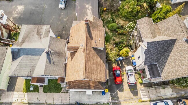 Building Photo - 121 N State St