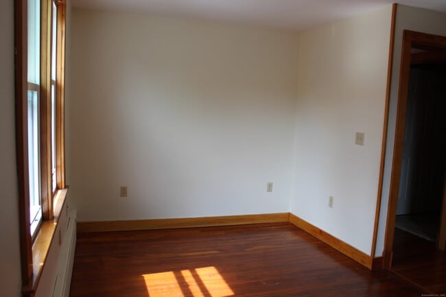 Building Photo - 126 Chestnut St