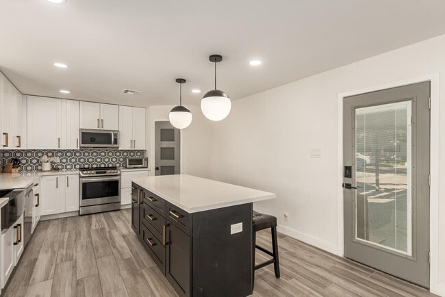 Building Photo - 6701 E Culver St