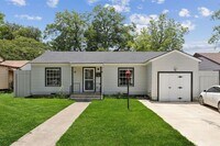 Building Photo - 2832 Cherrywood Ave