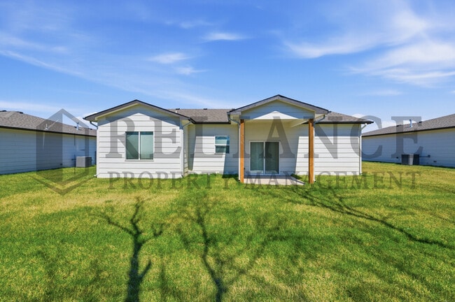 Building Photo - 501 Elmwood St