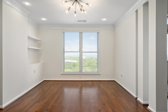 Building Photo - 3334 Peachtree Rd NE