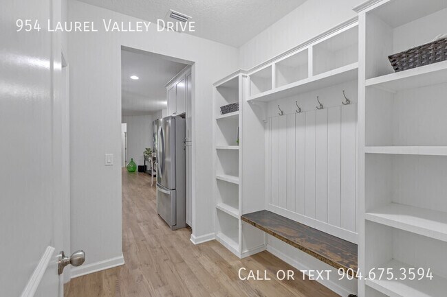 Building Photo - 954 Laurel Valley Dr