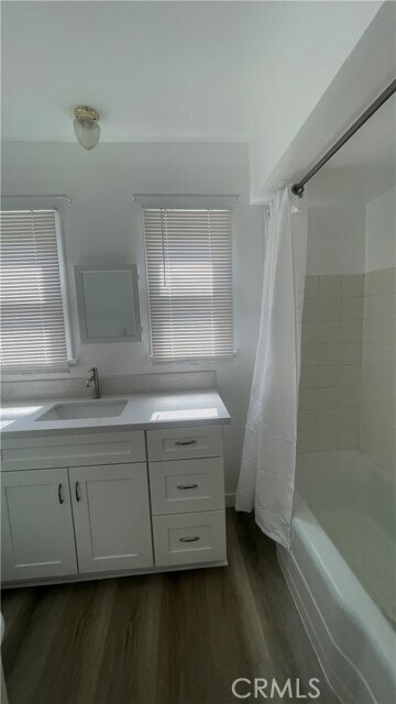 Building Photo - 364 S Sierra Madre Blvd