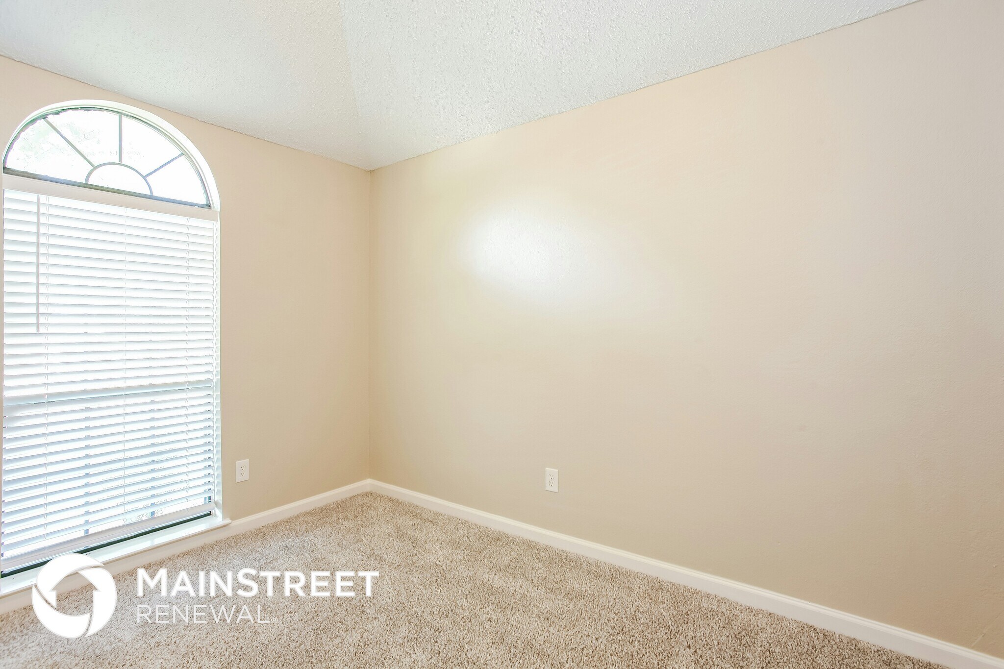 Building Photo - 6326 Los Altos Dr