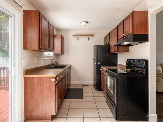 Building Photo - 3 Bedroom 1.5 Bath Single Family Home - Hilliard, OH