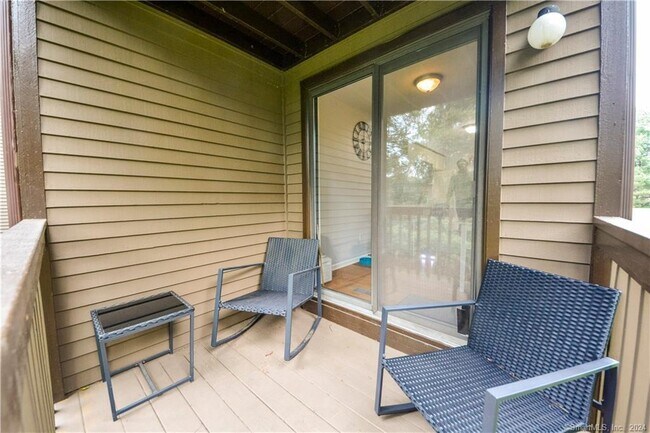 Building Photo - 115 Fillow St