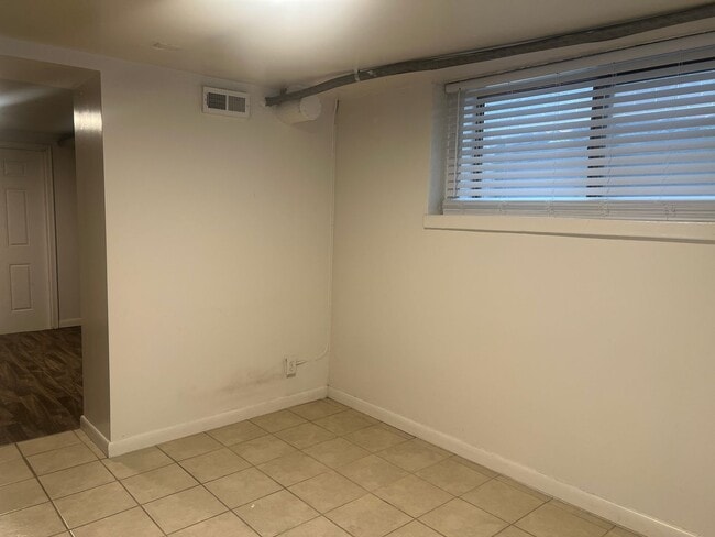 Building Photo - Vine1757