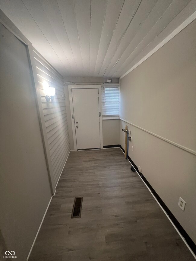 Building Photo - 2509 E 10th St