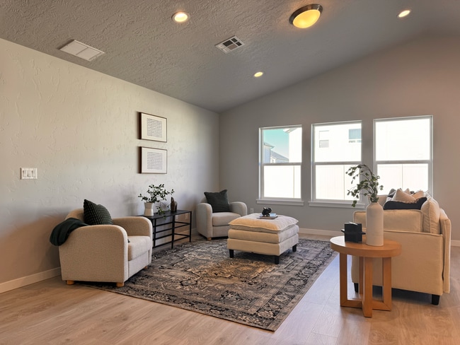 Building Photo - 10330 Crystal Ridge Dr