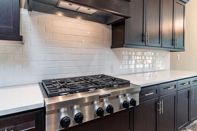 Building Photo - Custom Granville Built Home for Rent in Ol...