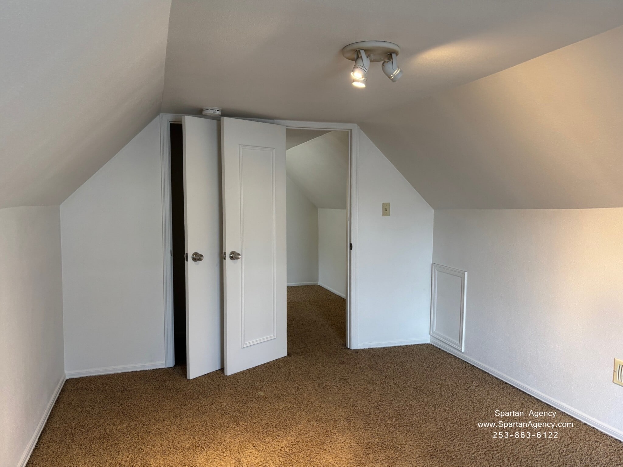 Building Photo - 1405 4th Ave NW