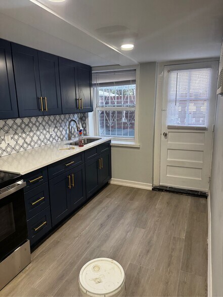 Building Photo - 1757 E 52nd St