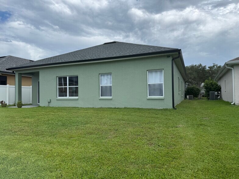 Building Photo - 13646 Hawk Lake Dr