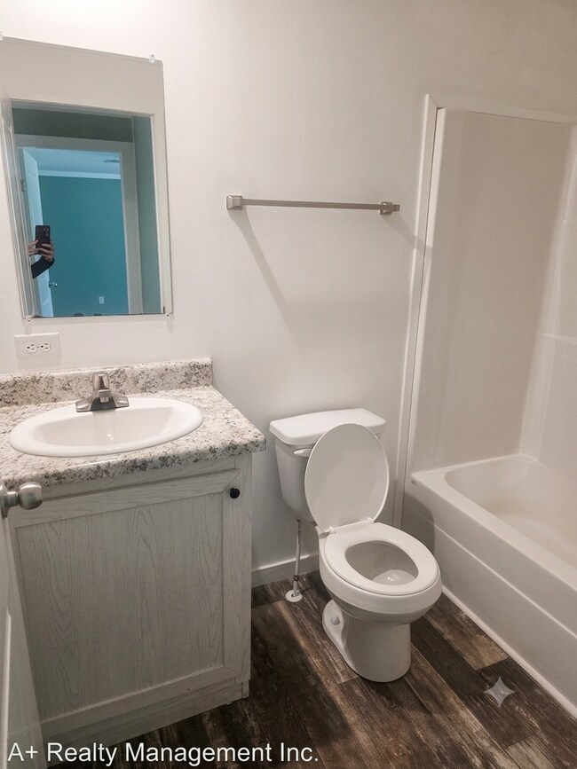 Building Photo - Move-in by AUGUST 10  ****Get 2 WEEKS FREE RENT ****