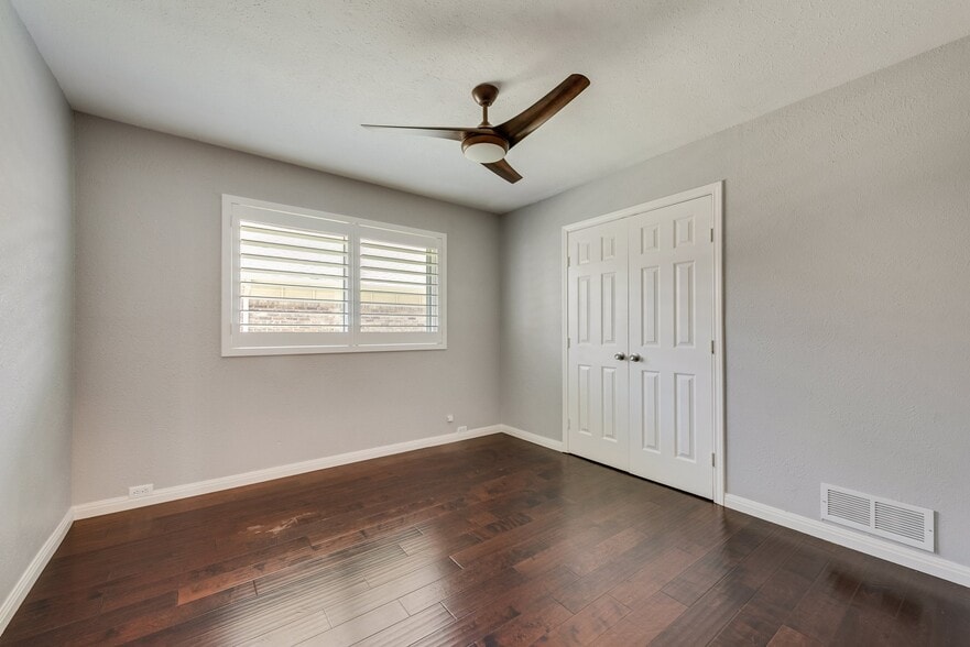 Building Photo - 3532 Parkhaven Dr