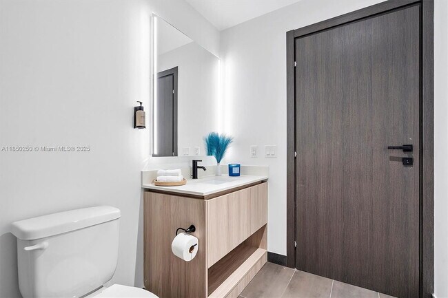 Building Photo - 398 NE 5th St