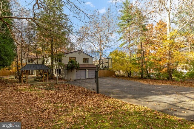 Building Photo - 1434 Kirby Rd