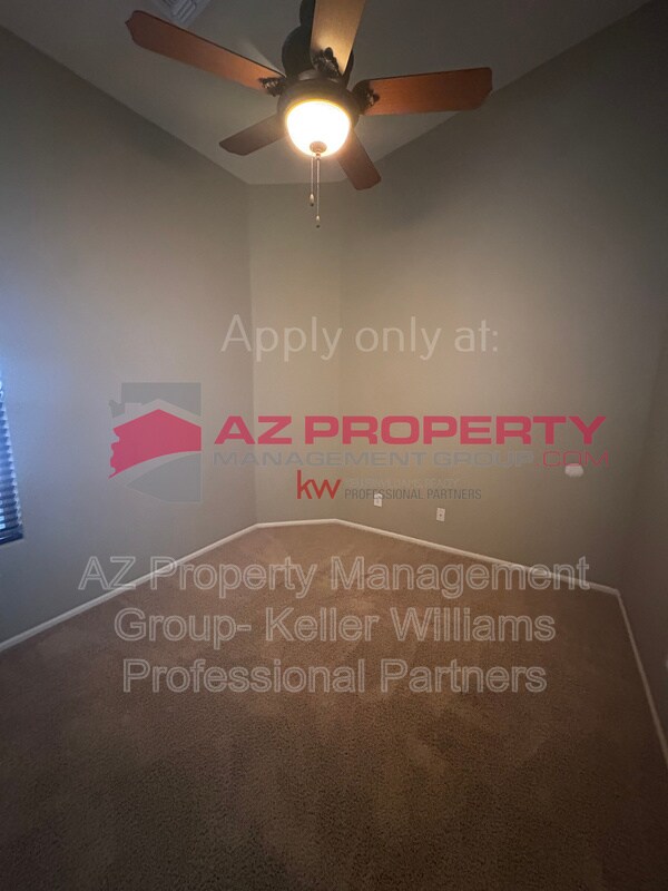 Building Photo - 15745 W Latham St