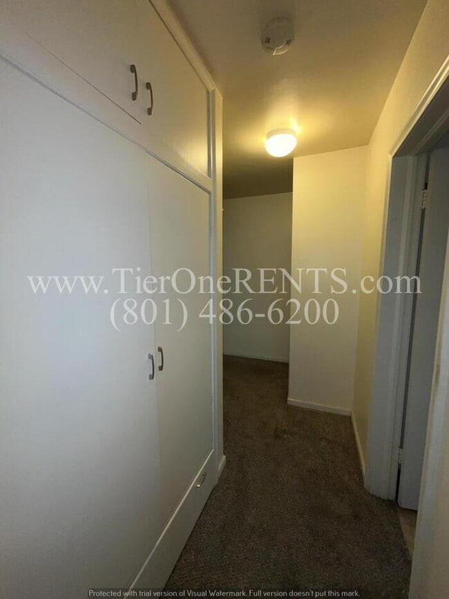 Building Photo - This property offers a NO DEPOSIT option a...