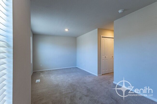 Building Photo - 215 N Layla Pl