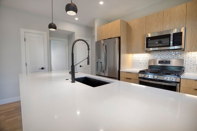 Building Photo - All New. In-Unit Washer and Dryer, Central...