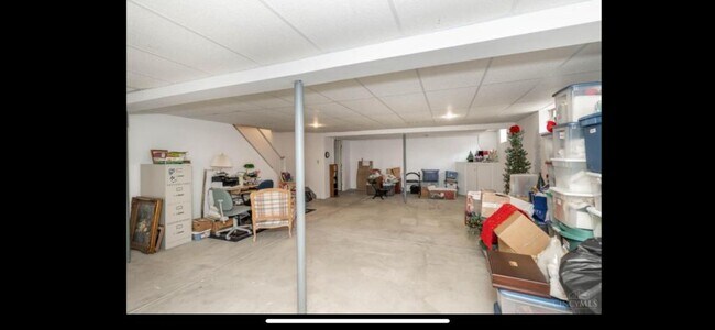 Building Photo - 4822 Sarah Dr