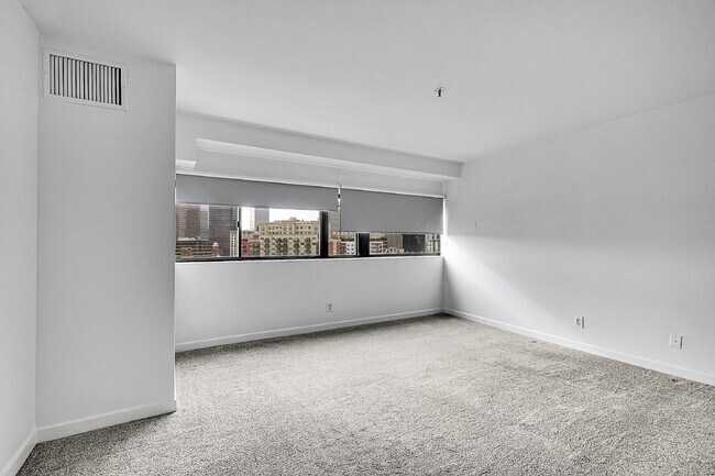 Building Photo - $1,750.00 - 1 Bedroom, 1 Bathroom, Condo in Denver with Cozy Balcony!