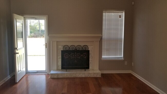 Building Photo - 3bd 2 bath Asbury Hill