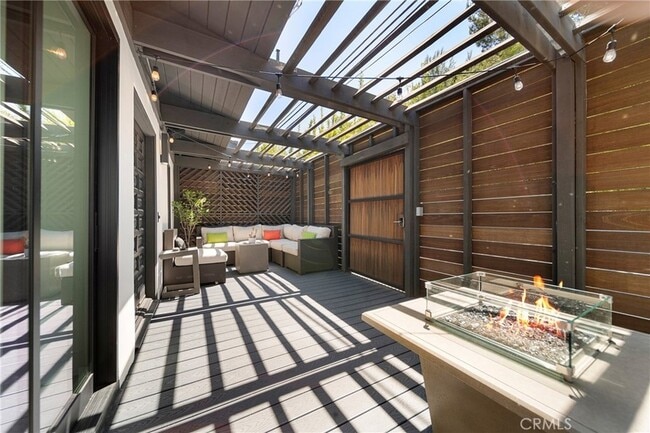 Building Photo - 2522 Zorada Dr