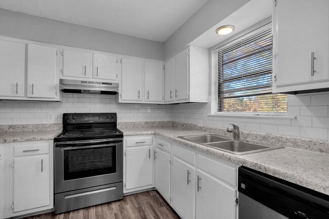 Interior Photo - Dixon Heights