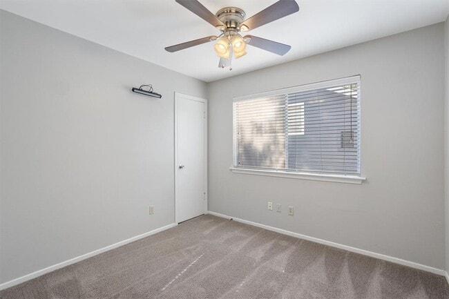 Building Photo - 8309 Beaver Brook Ln