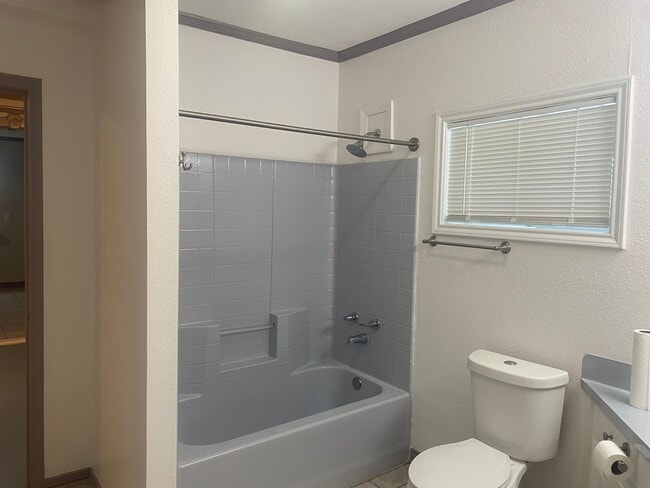 Building Photo - 5305 Bonner Dr