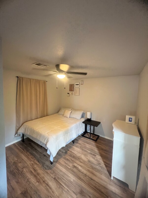 Building Photo - 4813 Bermuda Cir