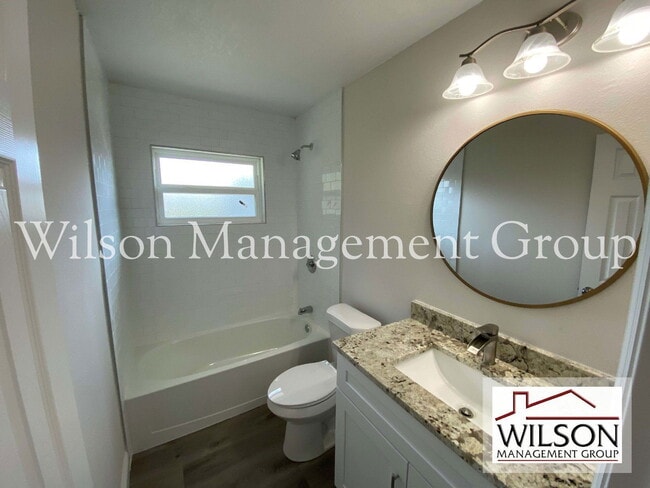 Building Photo - 1904 SW Rd