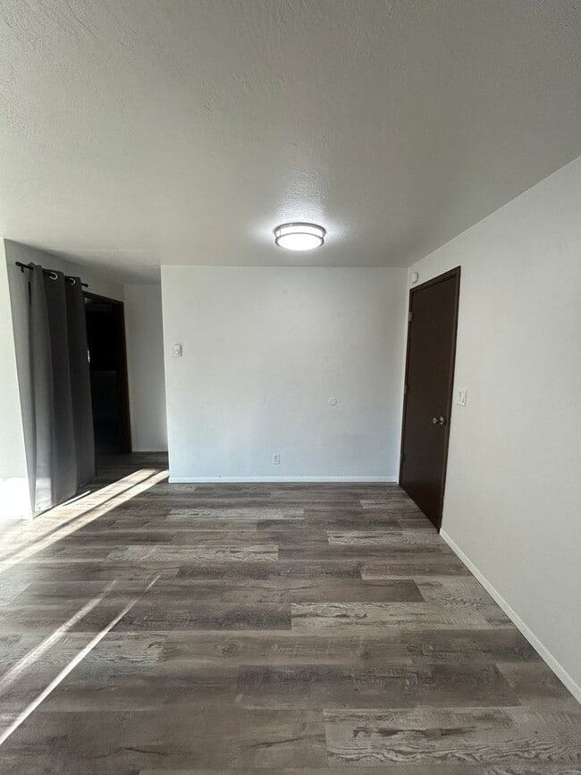 Building Photo - 2255 Shadylane Dr