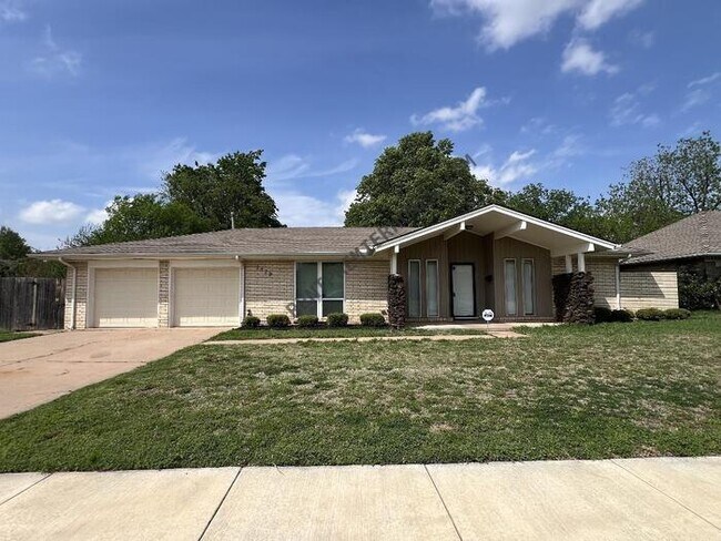 Building Photo - 2529 NW 116th St