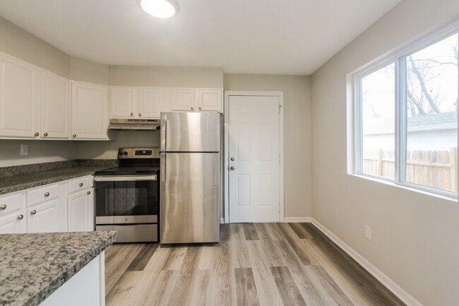 Building Photo - 1731 N Alton Ave