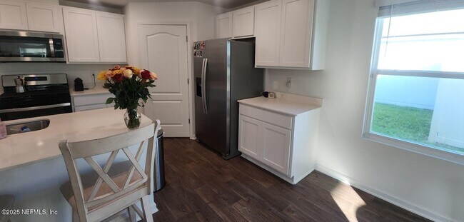 Building Photo - 348 Orellana Rd