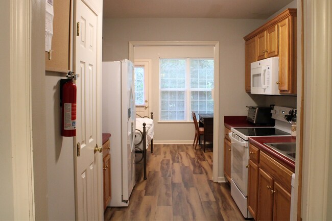 Building Photo - ***MONTREAT SCHOOL YEAR RENTAL***