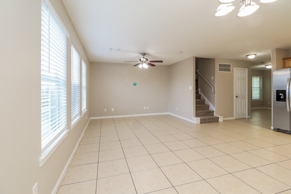 Building Photo - 4946 N Cancun Dr