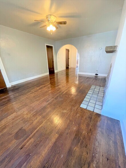 Building Photo - 1405 Severn St